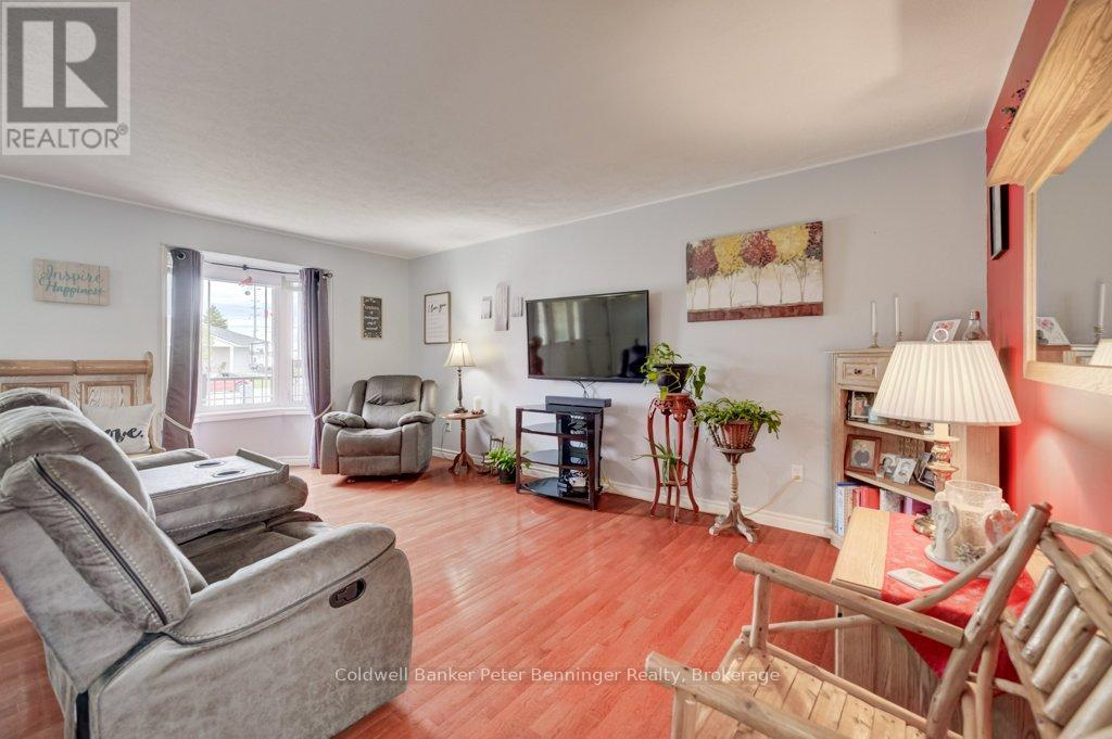 636 22nd Avenue, Hanover, Ontario  N4N 3W7 - Photo 11 - X13097006