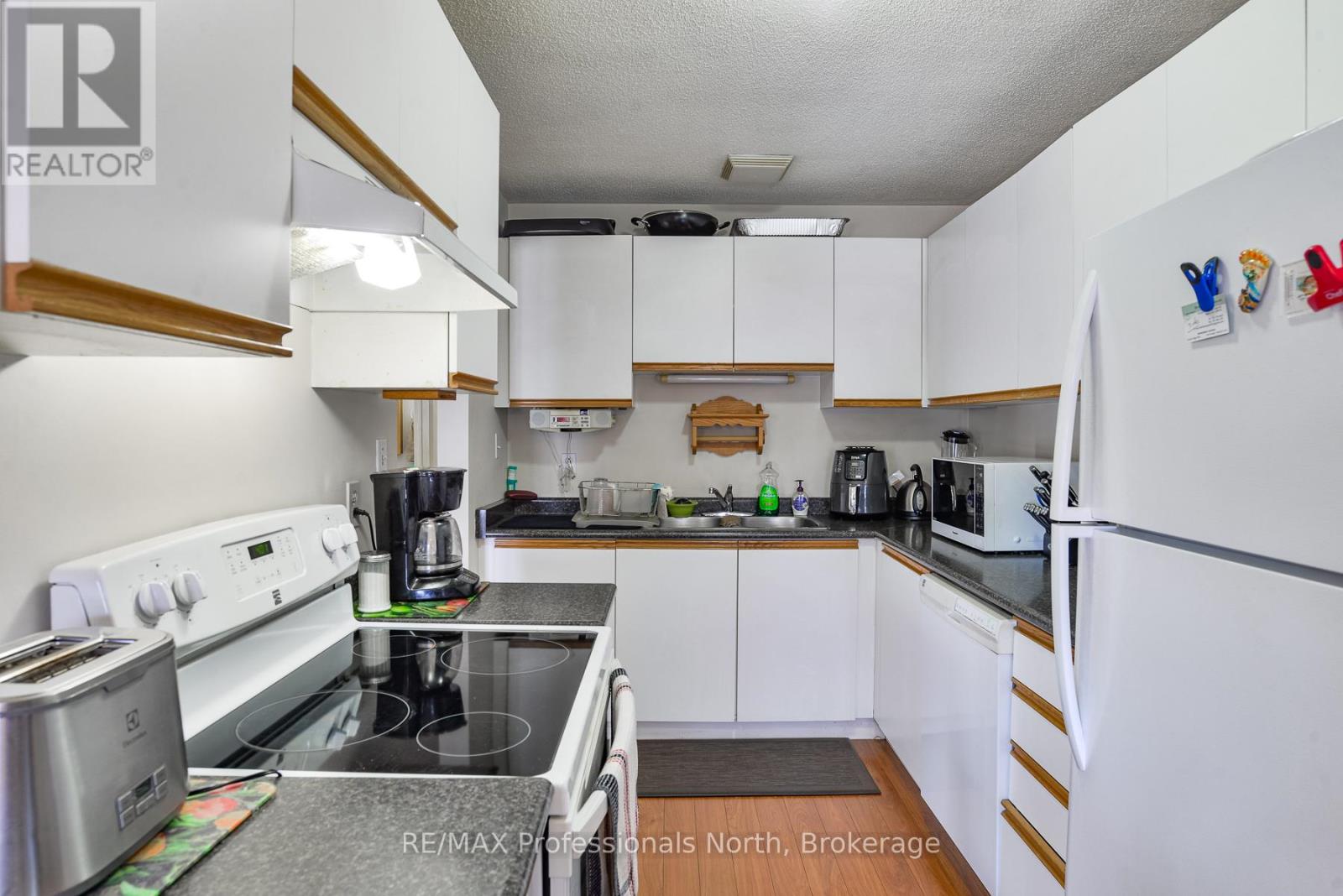 41 Pinecone Drive, Bracebridge, Ontario  P1L 2G3 - Photo 4 - X13097186