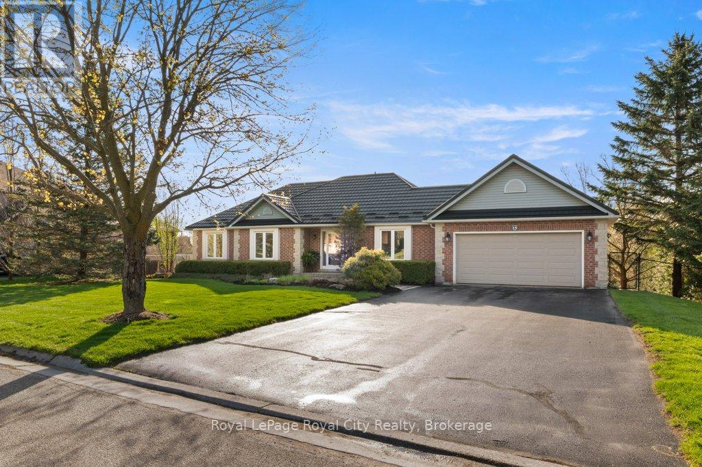 15 MANRESA COURT, Guelph/Eramosa, Ontario