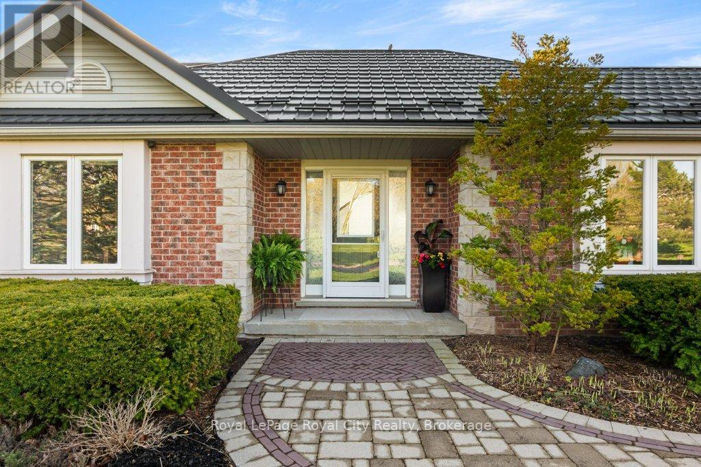 15 Manresa Court, Guelph/eramosa, Ontario  N1E 0N8 - Photo 2 - X13097202