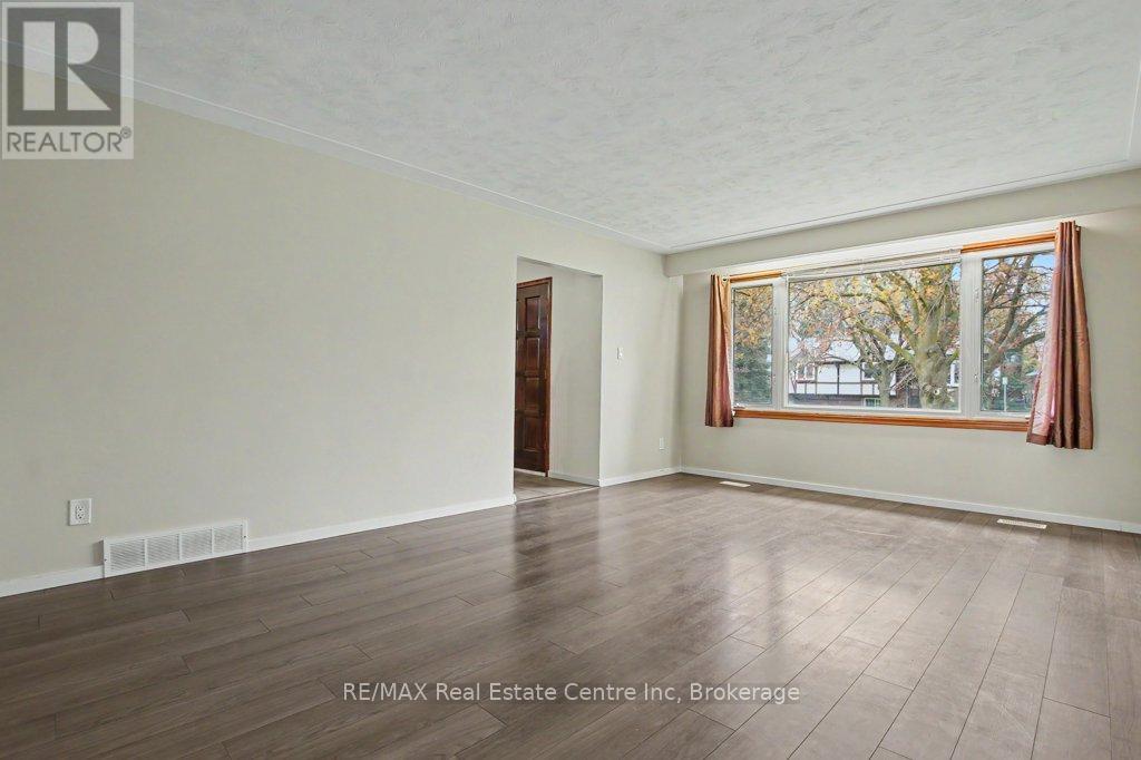73 Harvard Road, Guelph, Ontario  N1G 2X9 - Photo 6 - X13097204