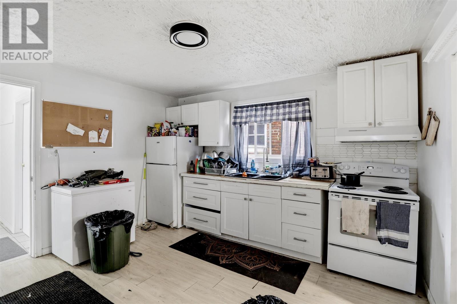 733 Mckenzie Ave, Sault Ste. Marie, Ontario  P6C 1H2 - Photo 8 - SM260919