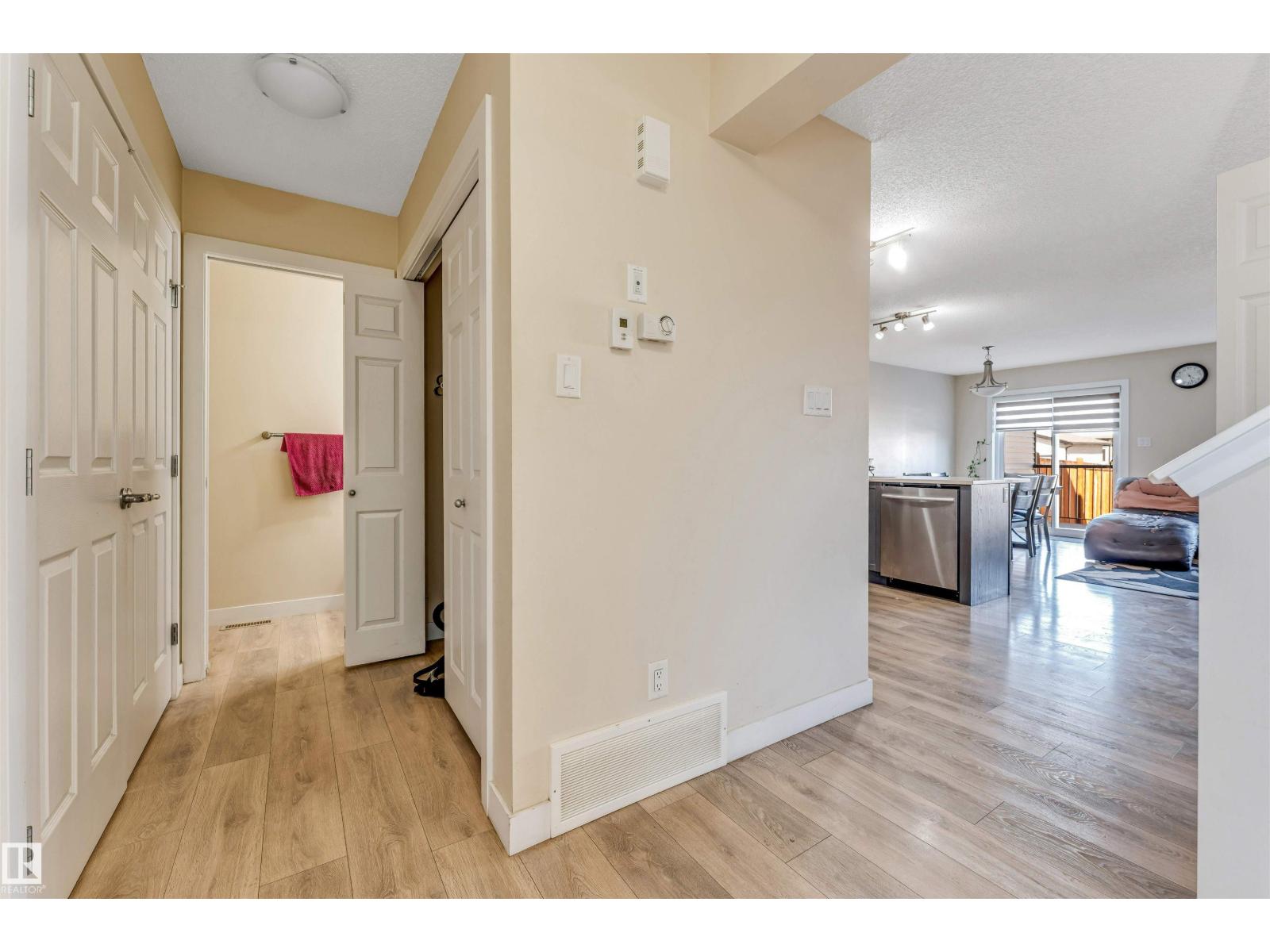 1715 27 St Nw, Edmonton, Alberta  T6T 2G6 - Photo 4 - E4486266