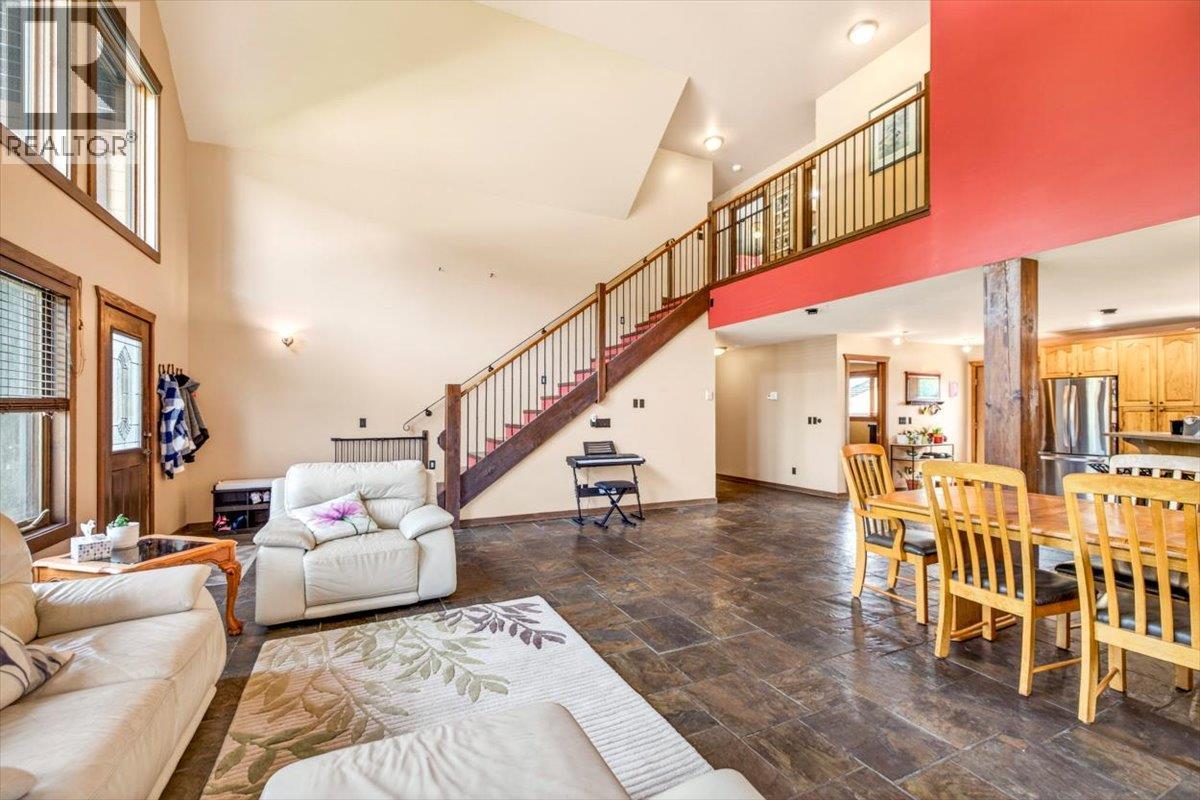1322 11th Avenue, Fernie, British Columbia  V0B 1M0 - Photo 16 - 10386058