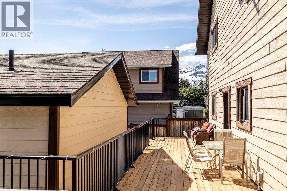 1322 11th Avenue, Fernie, British Columbia  V0B 1M0 - Photo 7 - 10386058