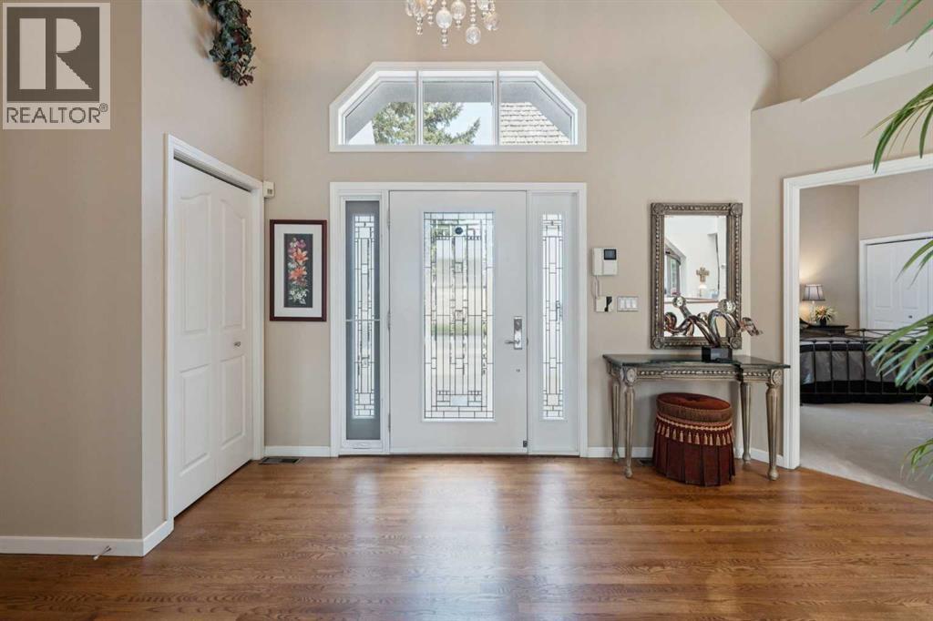 121 Patton Place Sw, Calgary, Alberta  T2V 5E1 - Photo 4 - A2306145