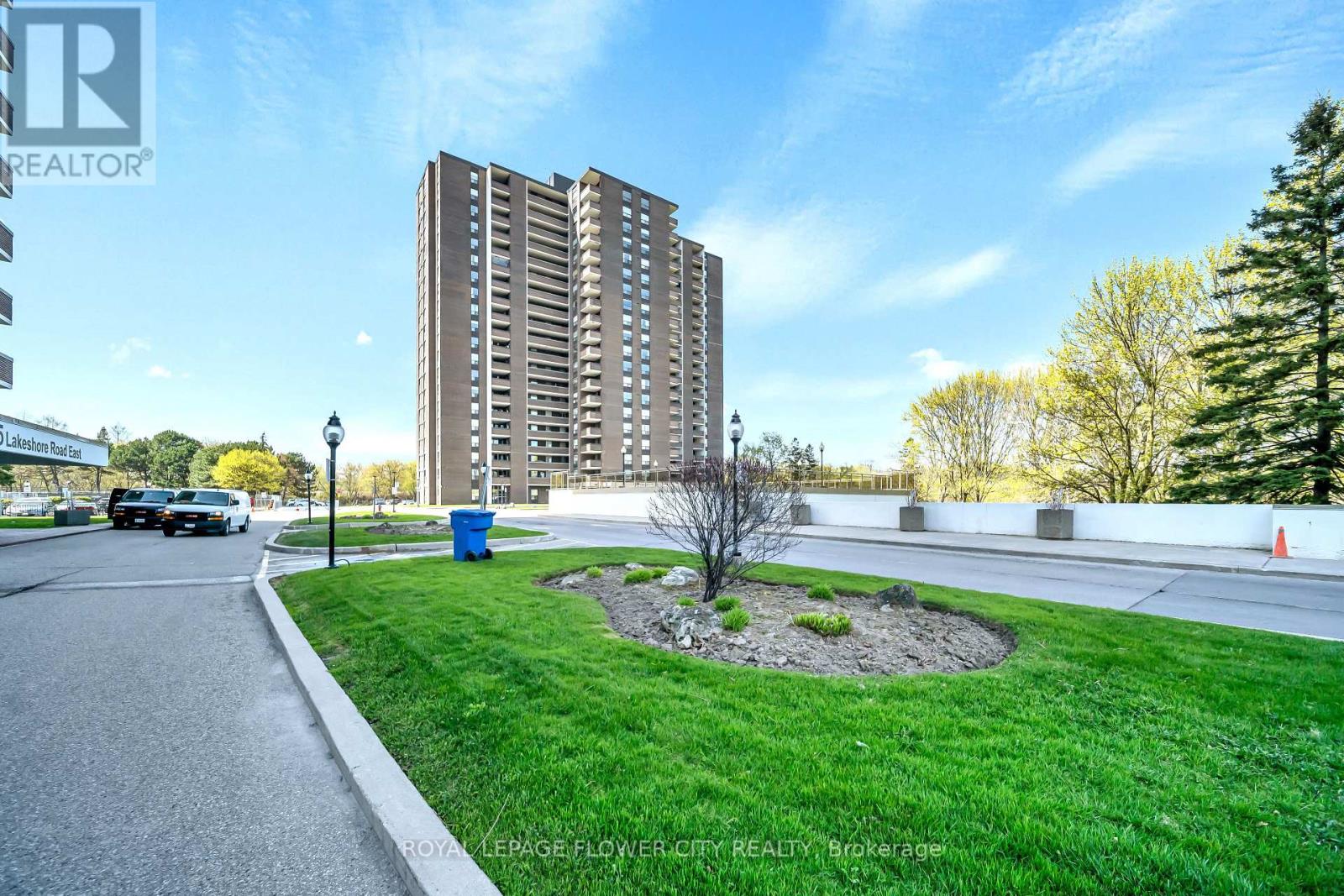 305 - 1535 Lakeshore Road E, Mississauga, Ontario  L5E 3E2 - Photo 2 - W13092740