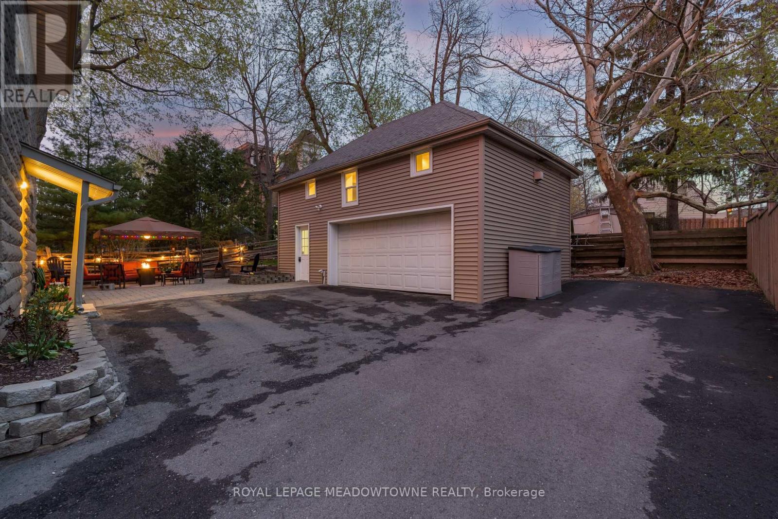 8 Queen Street, Halton Hills, Ontario  L7G 2E4 - Photo 37 - W13096092