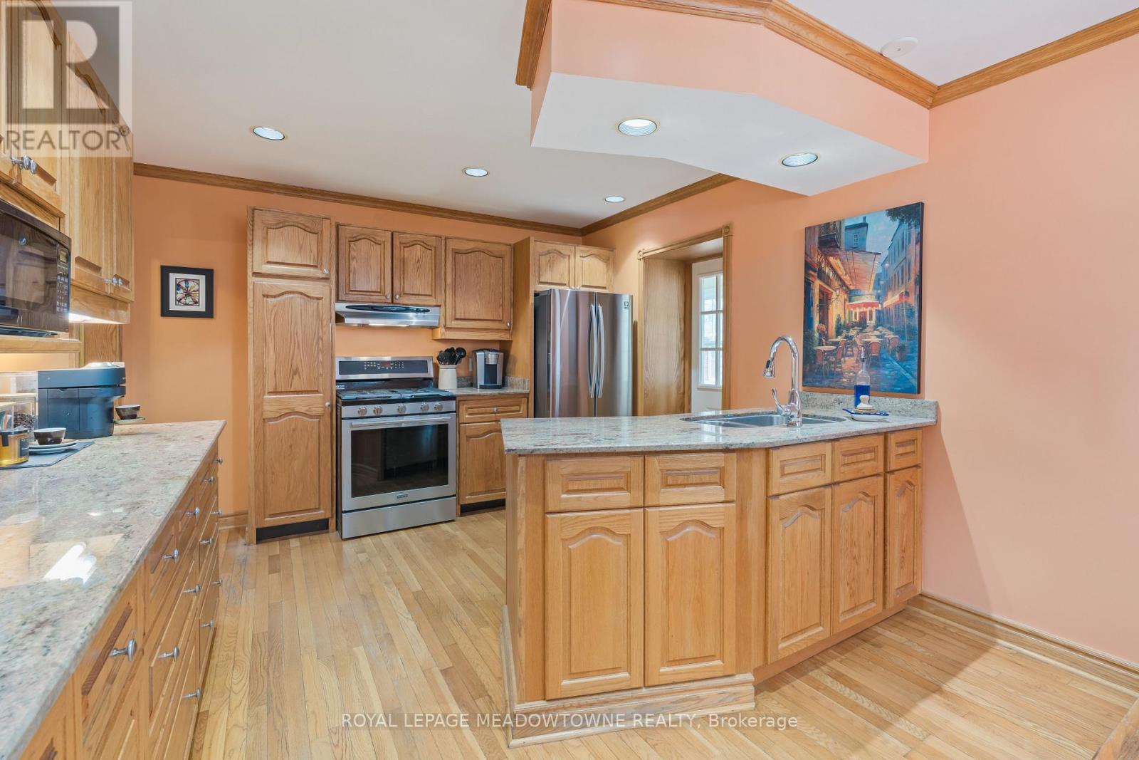 8 Queen Street, Halton Hills, Ontario  L7G 2E4 - Photo 14 - W13096092