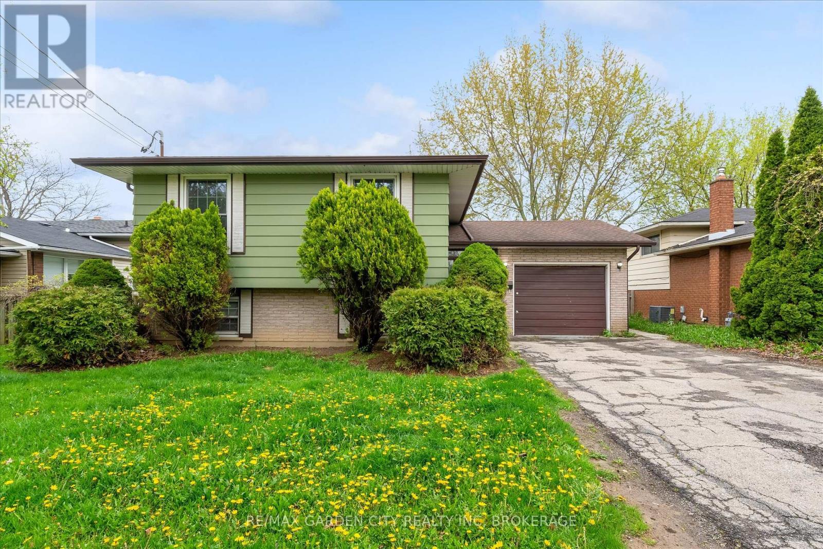 82 Linwell Road, St. Catharines, Ontario  L2N 6B1 - Photo 3 - X13097068