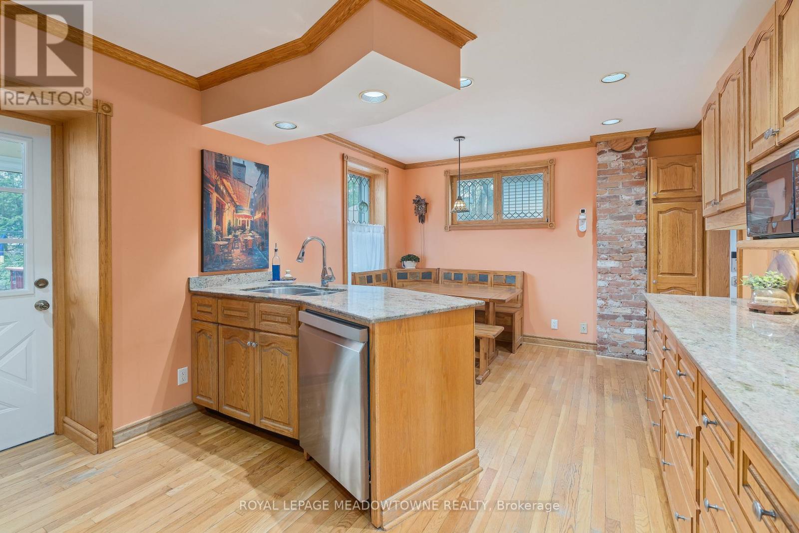 8 Queen Street, Halton Hills, Ontario  L7G 2E4 - Photo 16 - W13096092