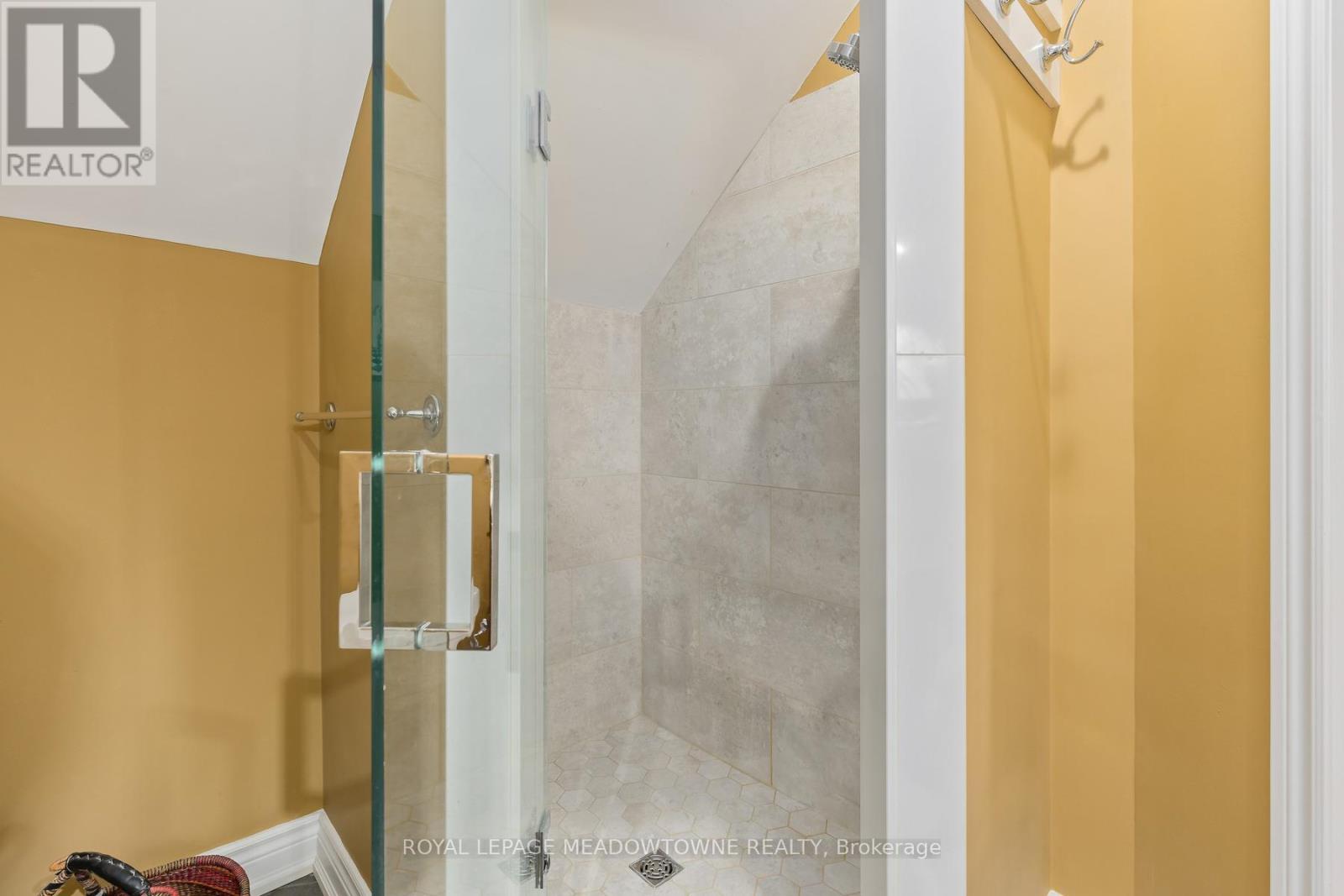 8 Queen Street, Halton Hills, Ontario  L7G 2E4 - Photo 36 - W13096092
