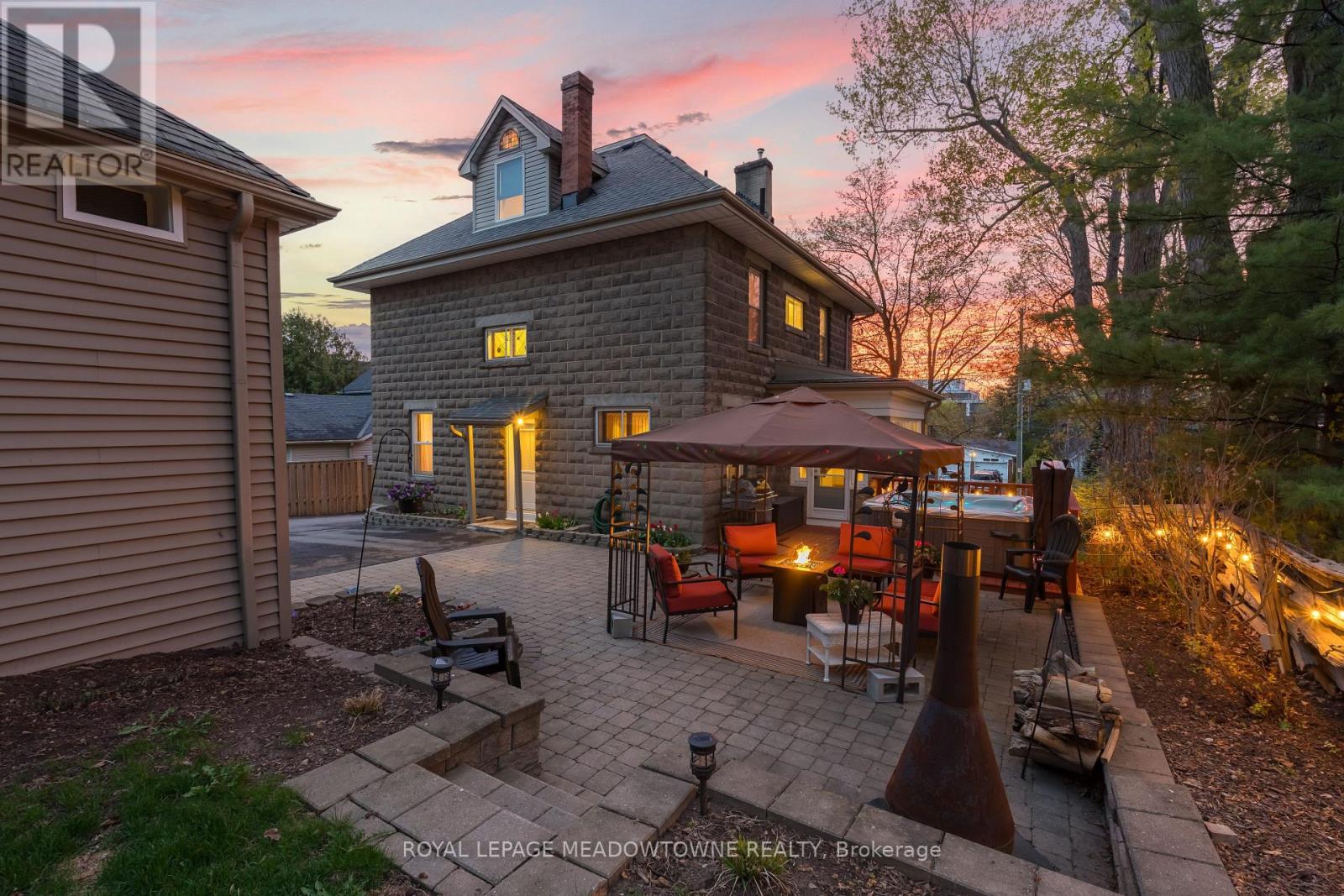 8 Queen Street, Halton Hills, Ontario  L7G 2E4 - Photo 45 - W13096092