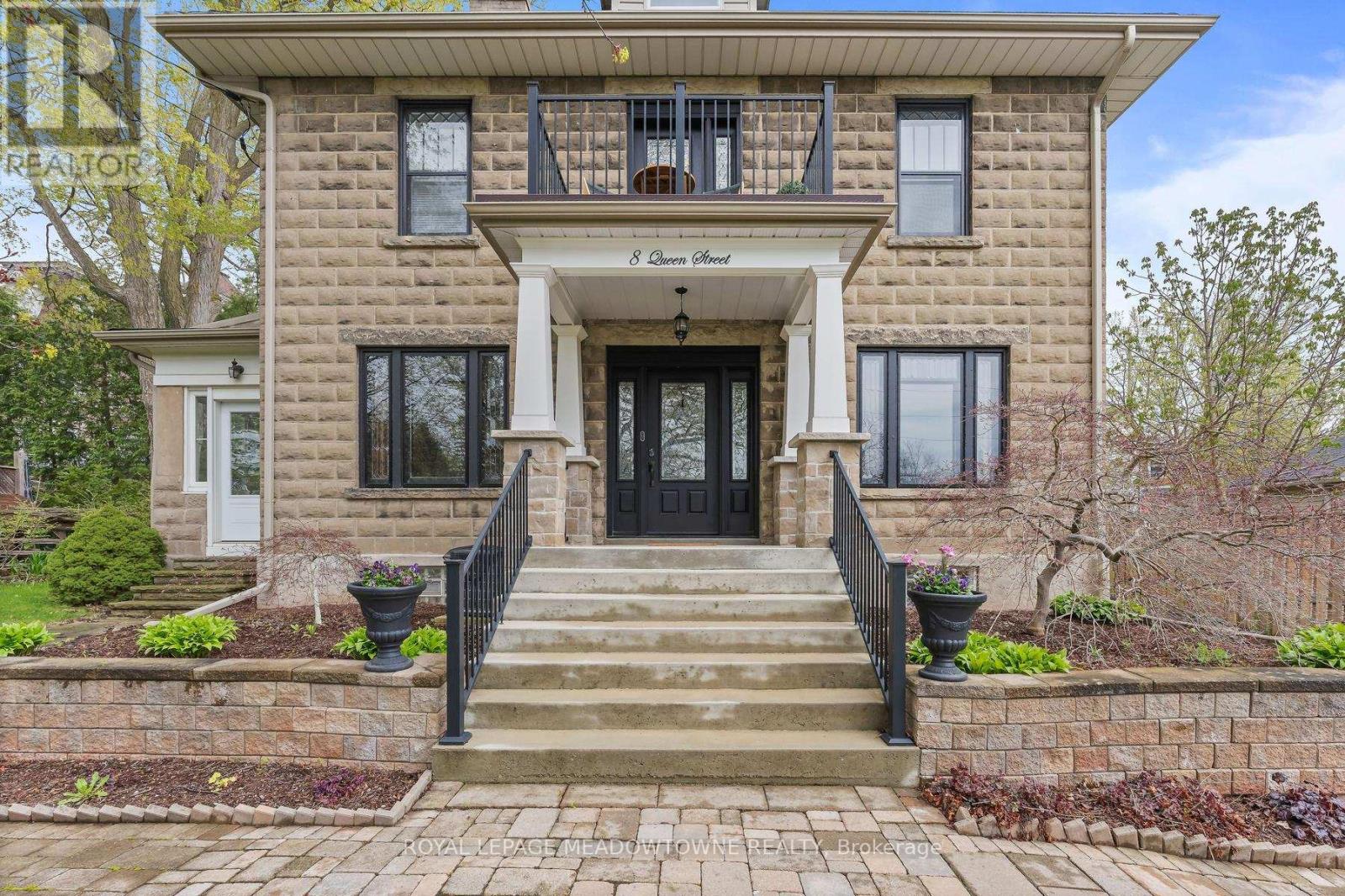 8 Queen Street, Halton Hills, Ontario  L7G 2E4 - Photo 5 - W13096092
