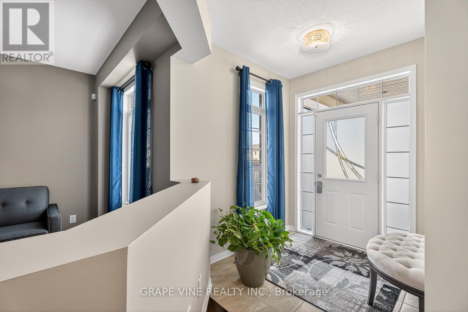112 Sunita Crescent, Ottawa, Ontario  K2J 5S5 - Photo 3 - X12838276