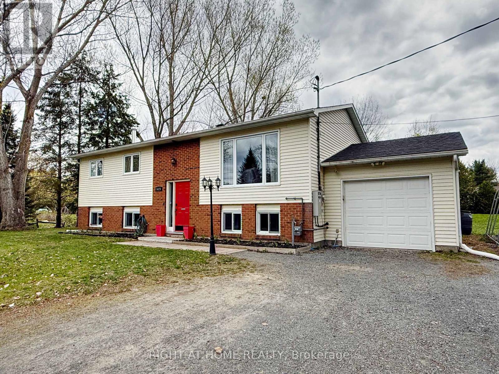 5424 TAYLOR WAY, Ottawa, Ontario