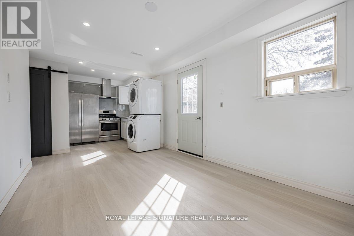 B/main - 54 Tuscarora Drive, Toronto, Ontario  M2H 2K3 - Photo 2 - C13096922