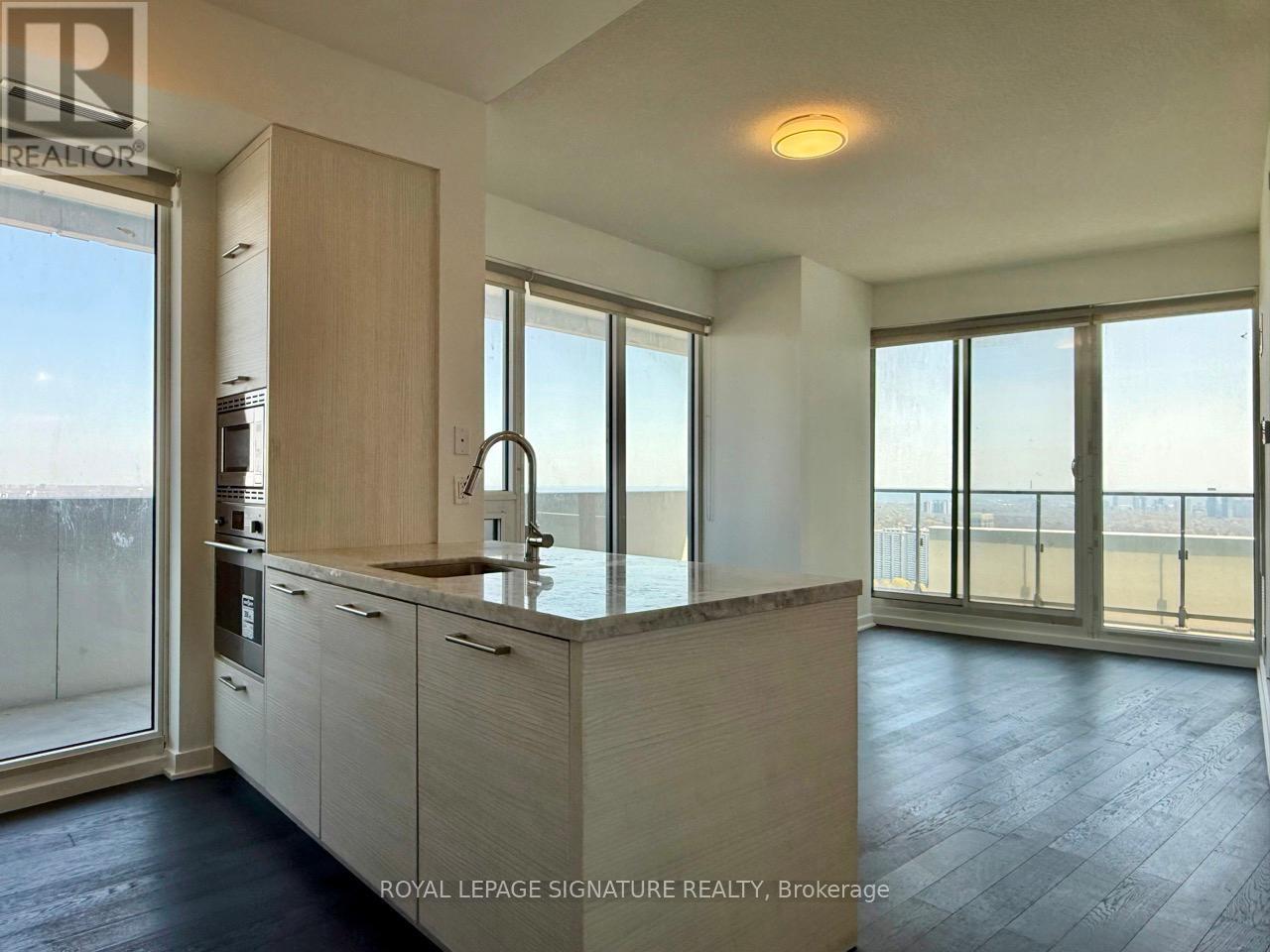 3903 - 2221 Yonge Street, Toronto, Ontario  M4S 0B8 - Photo 2 - C13097166