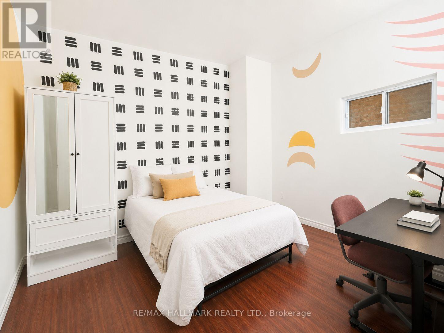 Main Rm 1 - 866 Bathurst Street, Toronto, Ontario  M5R 3G3 - Photo 10 - C13097178