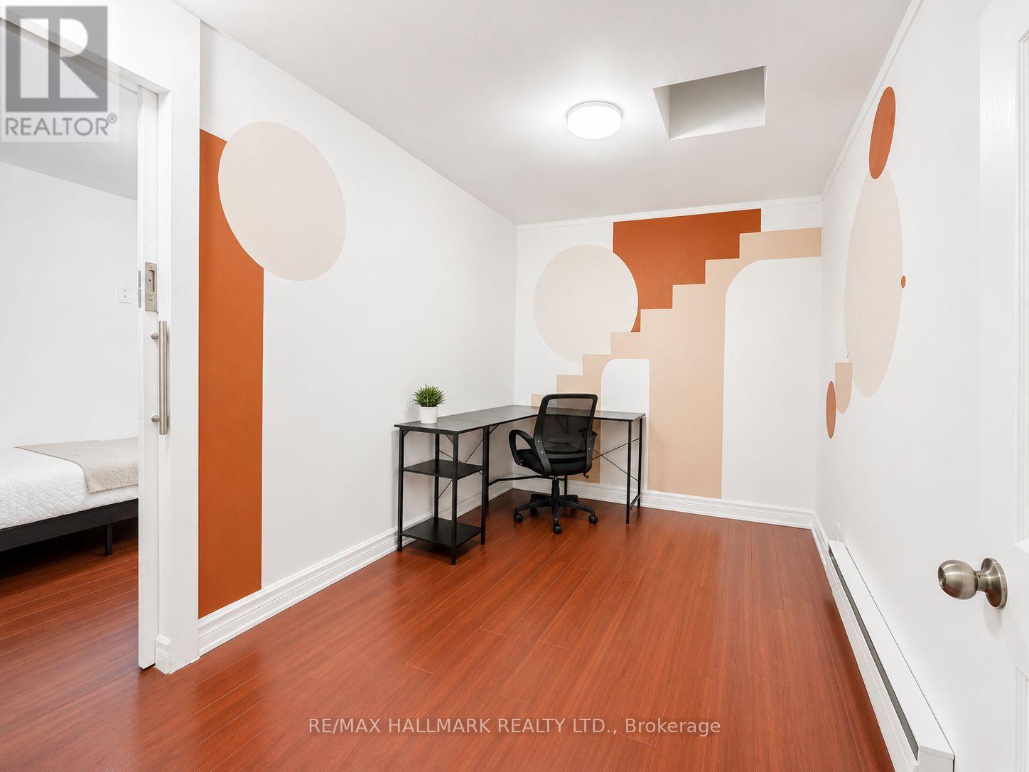 Main Rm 1 - 866 Bathurst Street, Toronto, Ontario  M5R 3G3 - Photo 8 - C13097178
