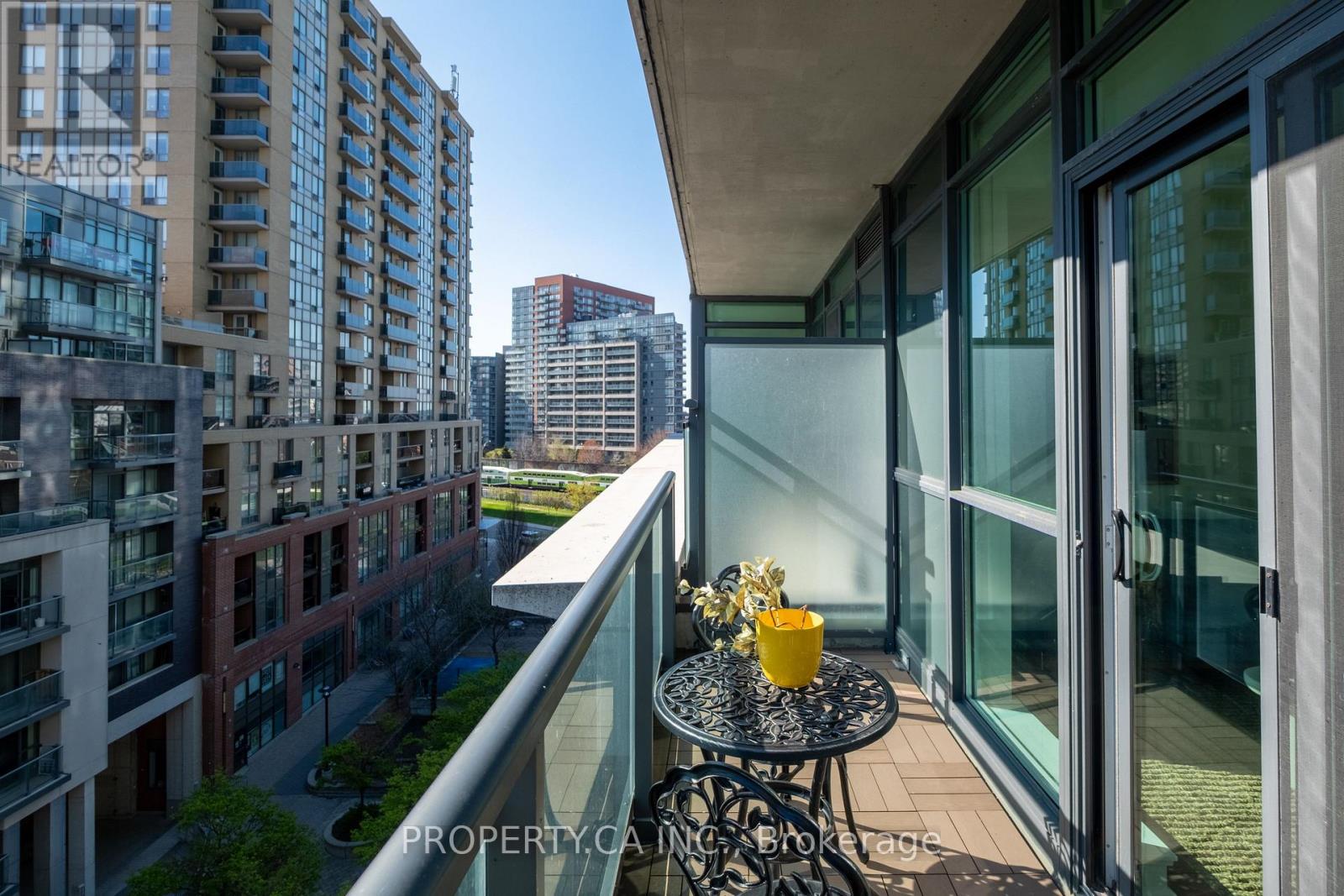 704 - 1171 Queen Street W, Toronto, Ontario  M6J 0A5 - Photo 14 - C13097250