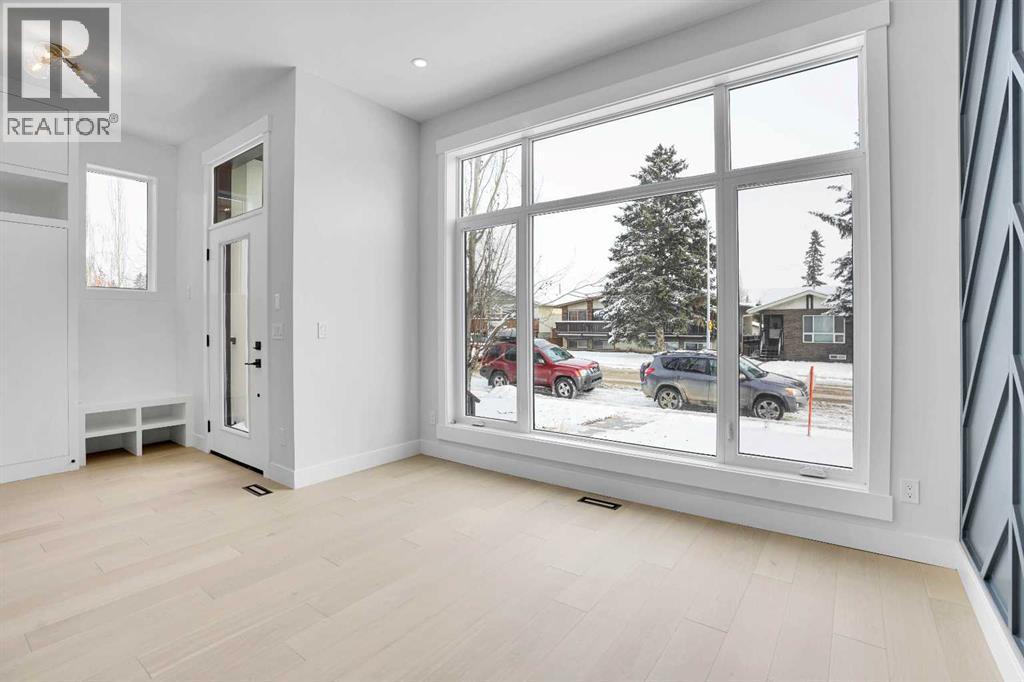 2823 29 Street SW, Calgary, Alberta  T3E 2K7 - Photo 3 - A2294139
