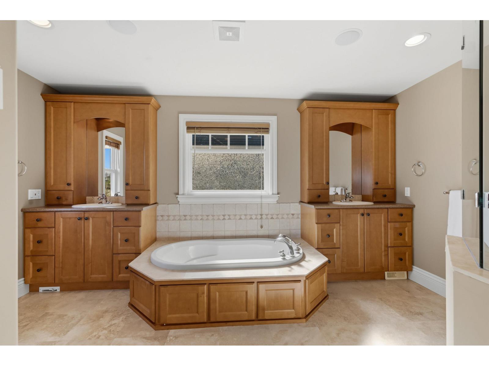 16398 36a Avenue, Surrey, British Columbia  V3Z 0M1 - Photo 21 - R3119845