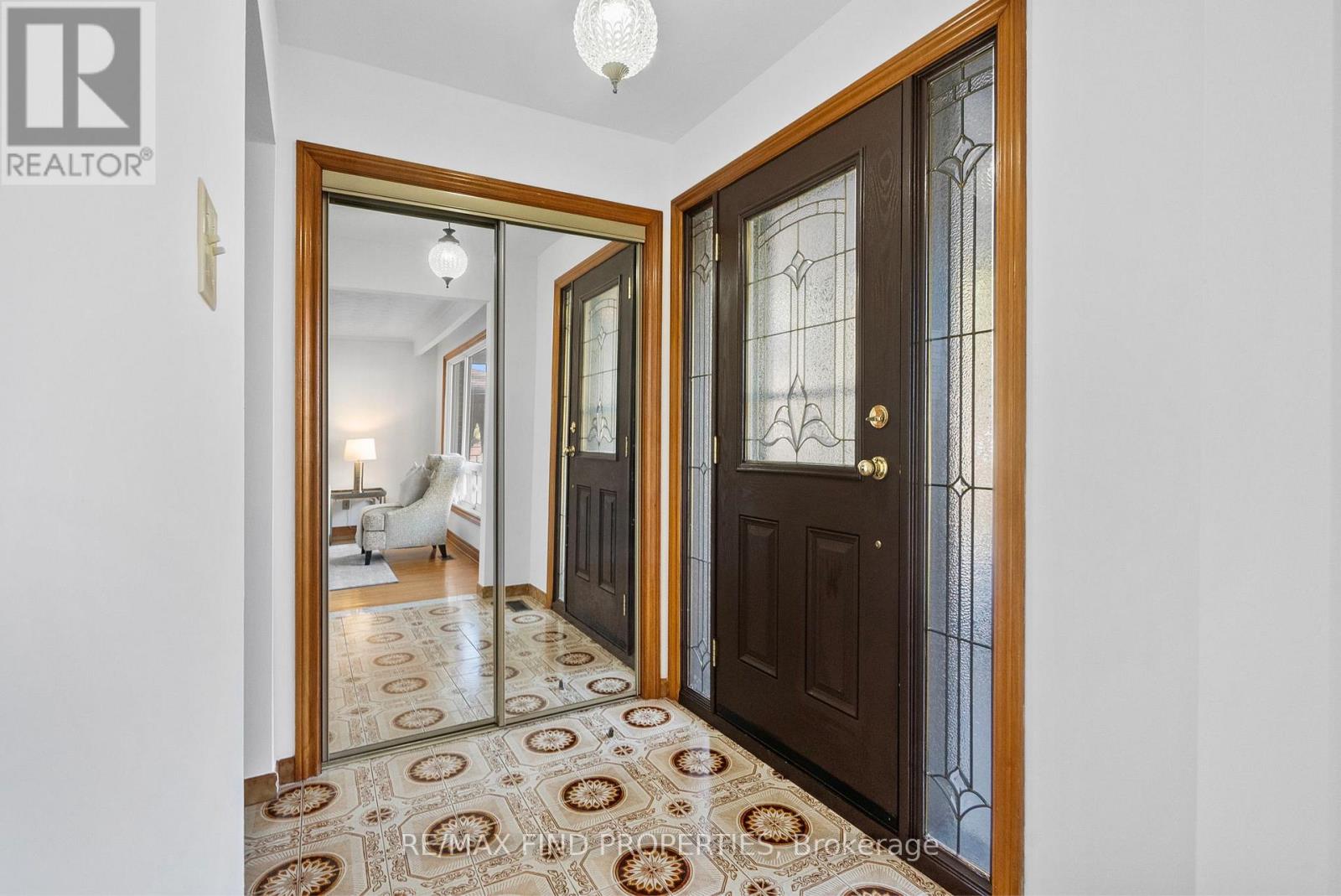 16 Mcdonald Avenue, Toronto, Ontario  M1L 3Y8 - Photo 19 - E13096966