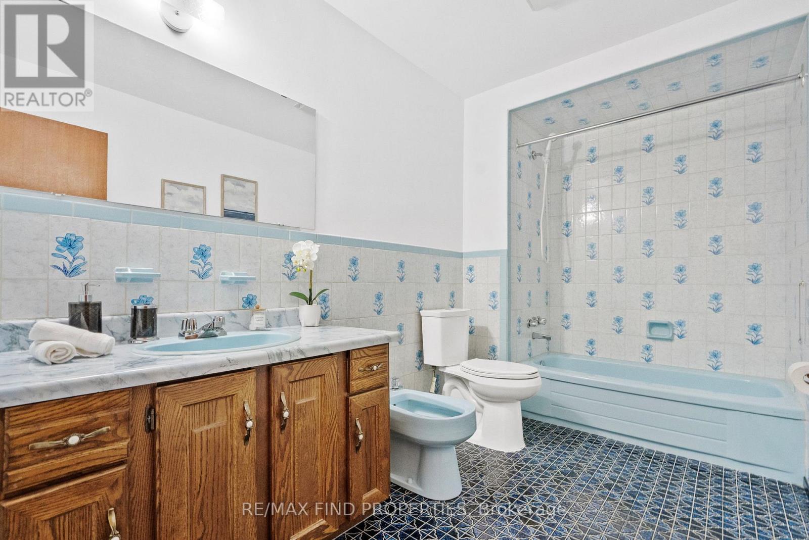 16 Mcdonald Avenue, Toronto, Ontario  M1L 3Y8 - Photo 24 - E13096966