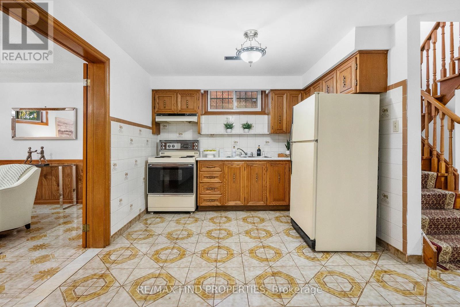 16 Mcdonald Avenue, Toronto, Ontario  M1L 3Y8 - Photo 38 - E13096966