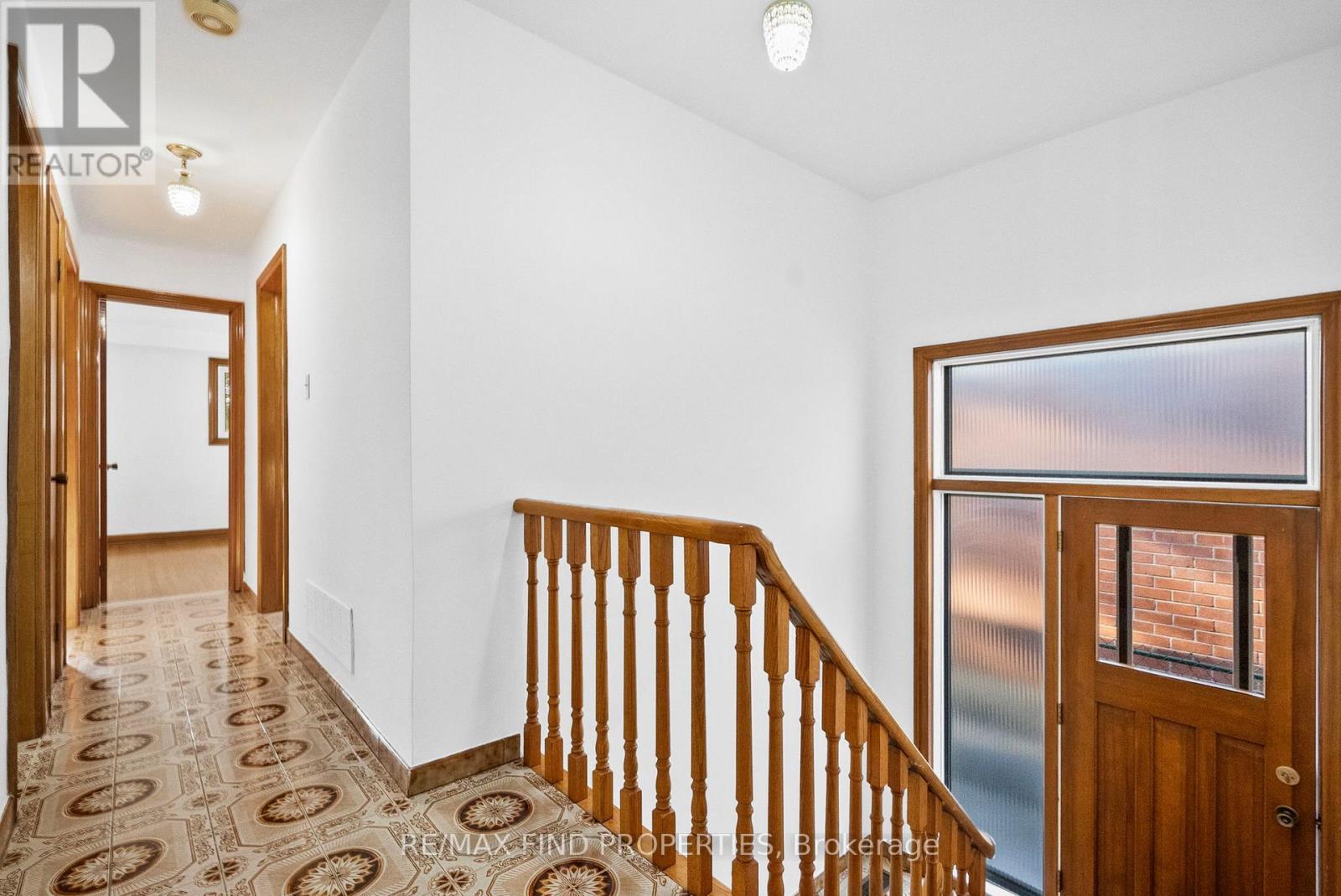 16 Mcdonald Avenue, Toronto, Ontario  M1L 3Y8 - Photo 7 - E13096966
