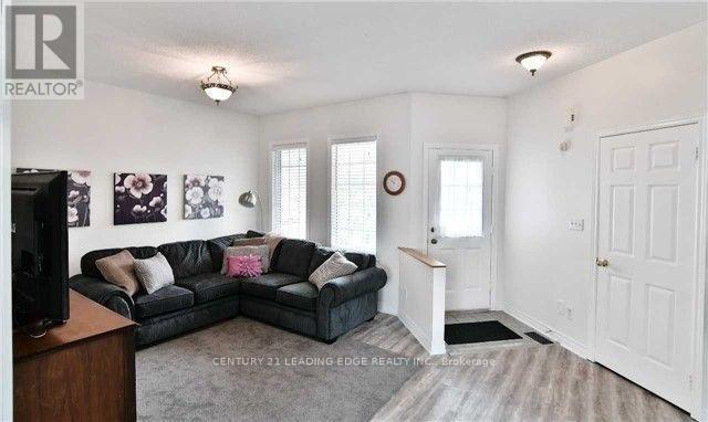 26 Bedell Crescent, Whitby, Ontario  L1R 2N8 - Photo 2 - E13097024