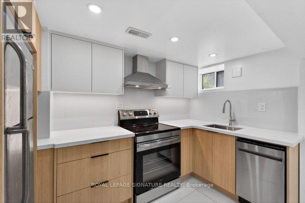 Lower - 146 Coleridge Avenue, Toronto, Ontario  M4C 4H6 - Photo 2 - E13097032