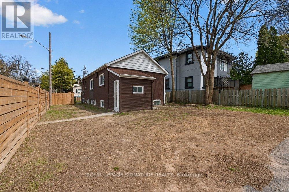 Lower - 146 Coleridge Avenue, Toronto, Ontario  M4C 4H6 - Photo 20 - E13097032