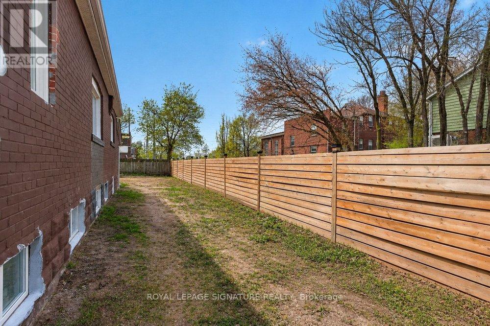 Lower - 146 Coleridge Avenue, Toronto, Ontario  M4C 4H6 - Photo 22 - E13097032