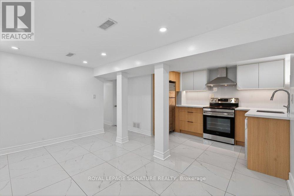 Lower - 146 Coleridge Avenue, Toronto, Ontario  M4C 4H6 - Photo 4 - E13097032