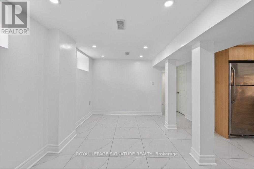 Lower - 146 Coleridge Avenue, Toronto, Ontario  M4C 4H6 - Photo 6 - E13097032