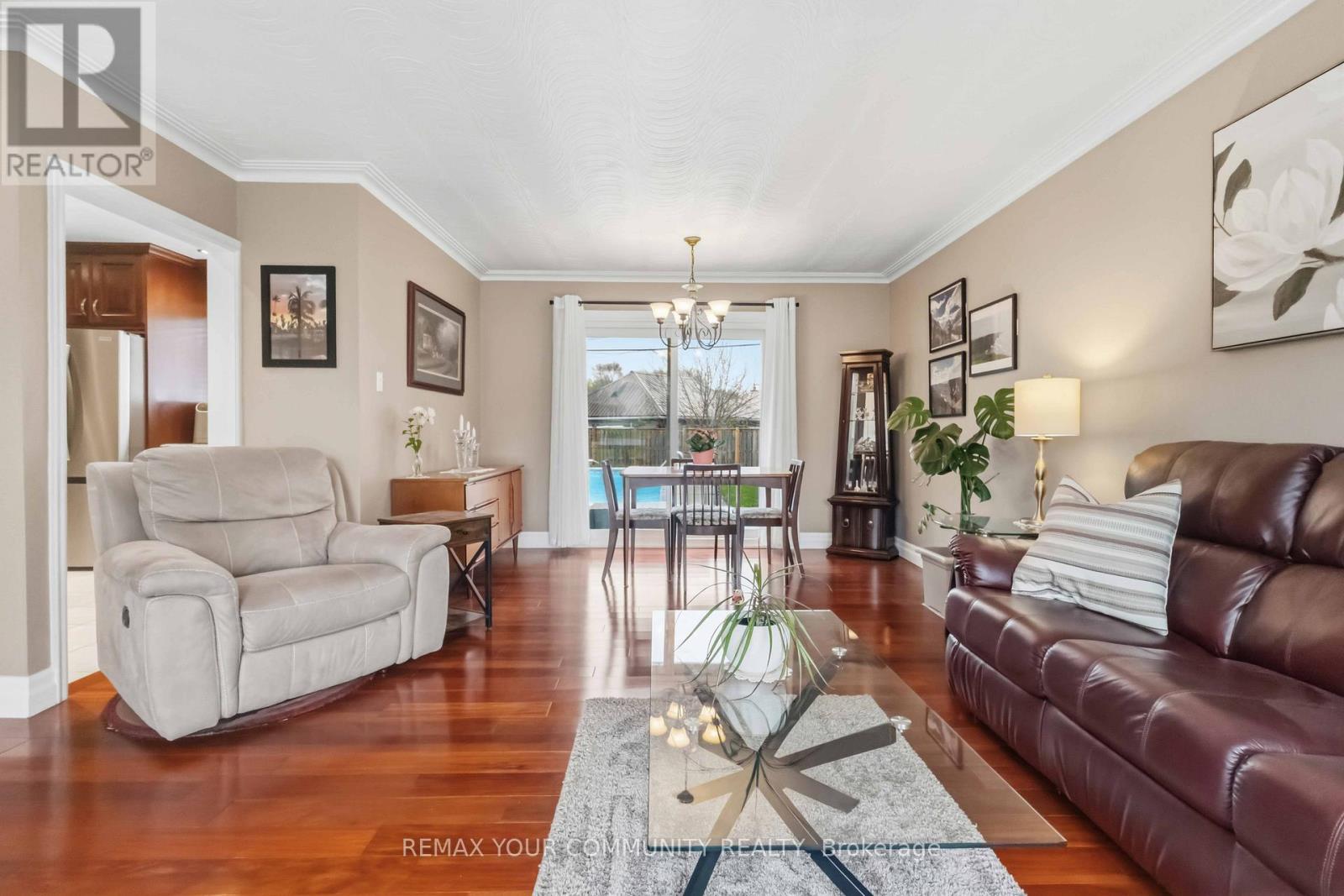 24 Mendip Crescent, Toronto, Ontario  M1P 1Y4 - Photo 10 - E13097152