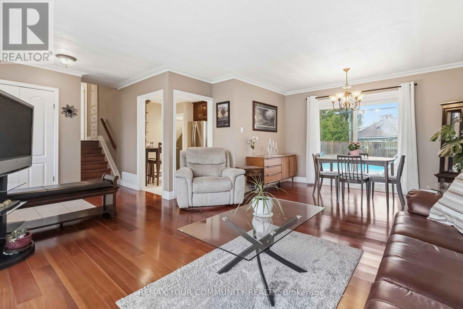 24 Mendip Crescent, Toronto, Ontario  M1P 1Y4 - Photo 11 - E13097152