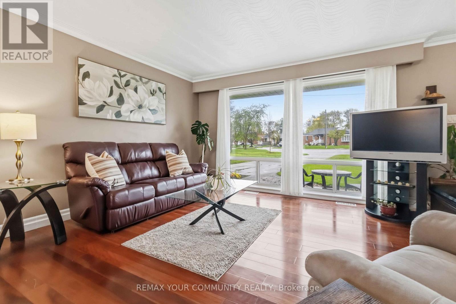24 Mendip Crescent, Toronto, Ontario  M1P 1Y4 - Photo 14 - E13097152
