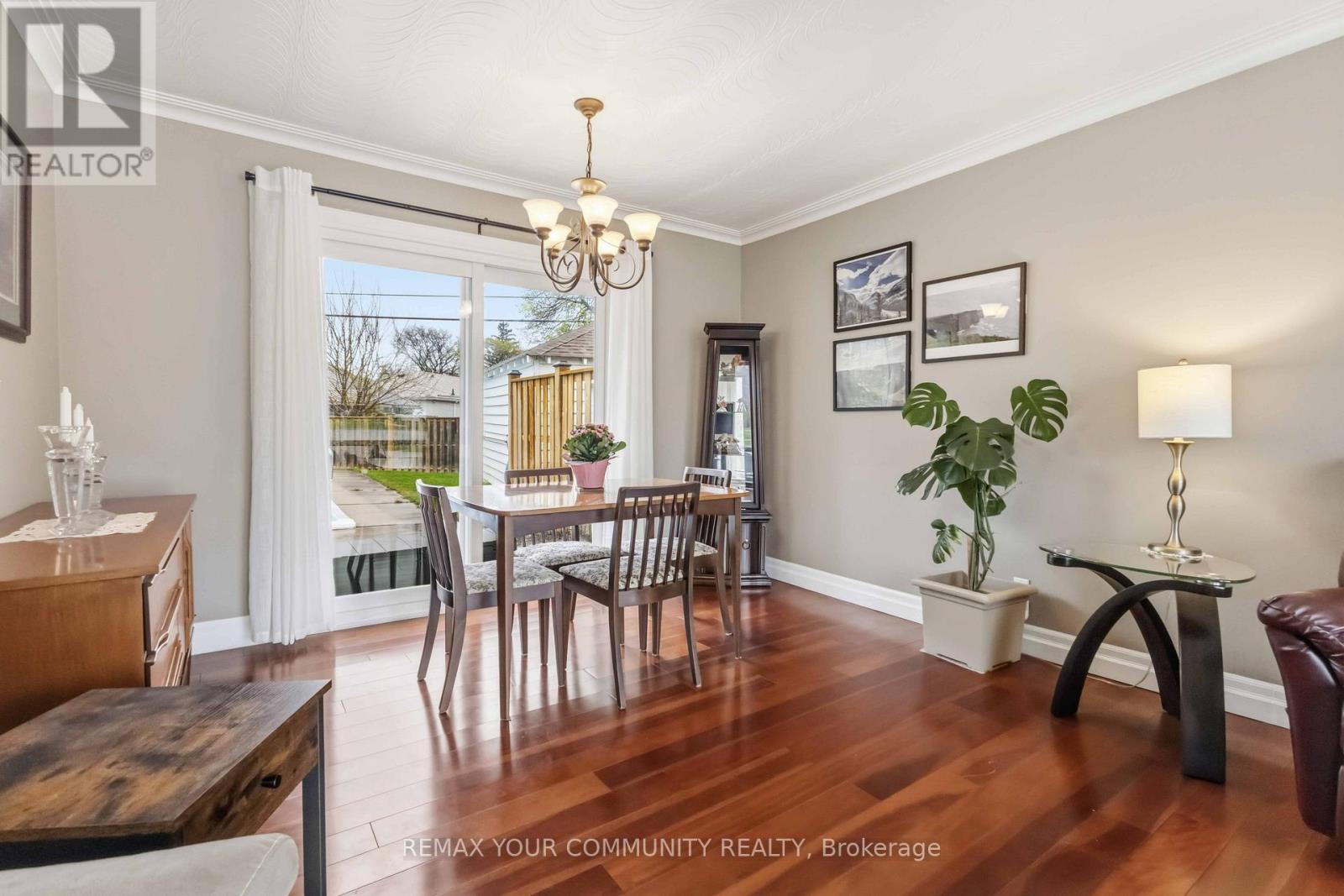 24 Mendip Crescent, Toronto, Ontario  M1P 1Y4 - Photo 15 - E13097152