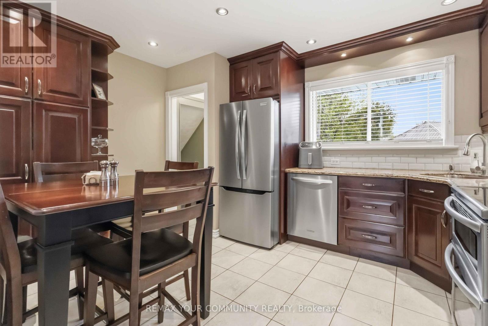 24 Mendip Crescent, Toronto, Ontario  M1P 1Y4 - Photo 20 - E13097152