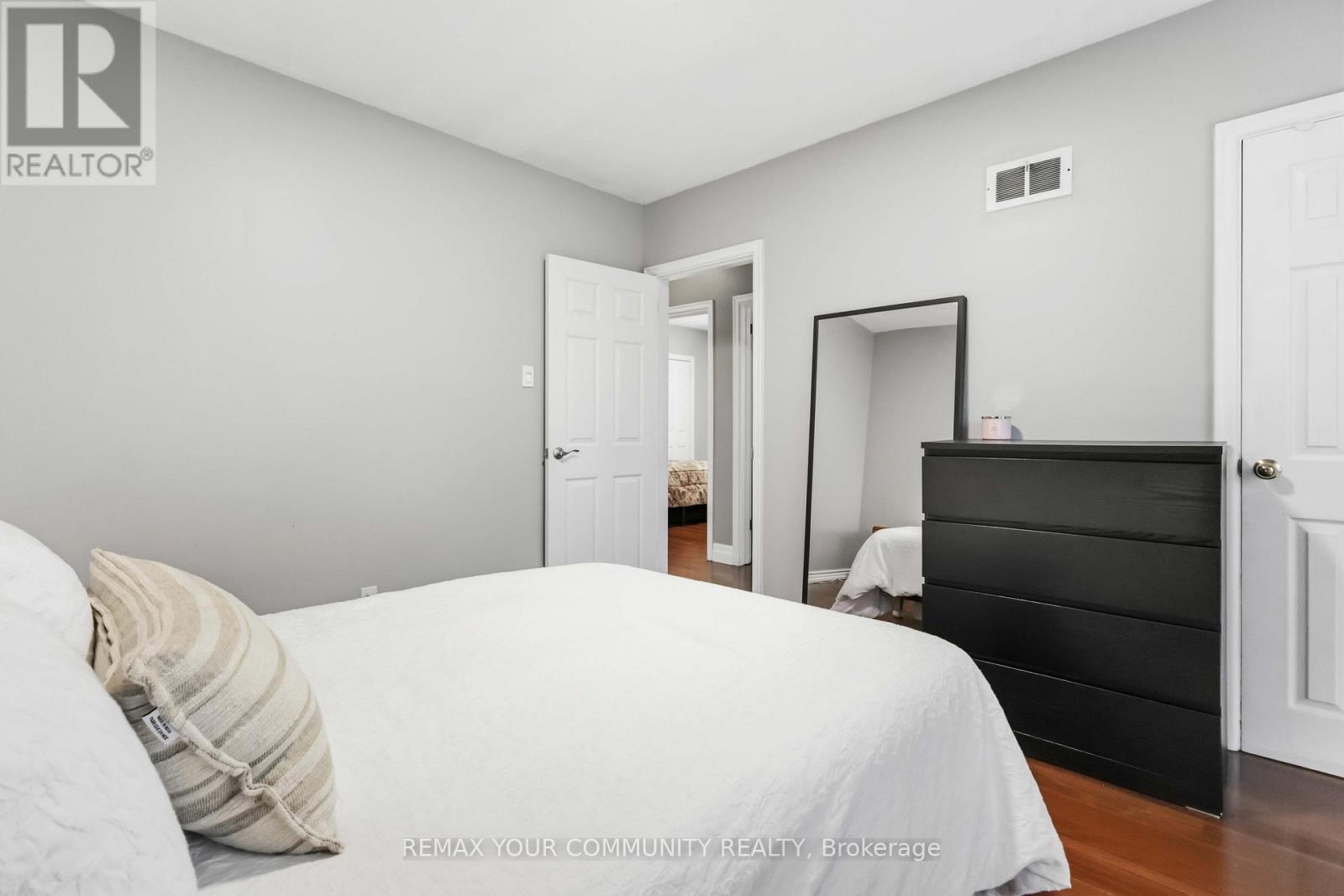 24 Mendip Crescent, Toronto, Ontario  M1P 1Y4 - Photo 30 - E13097152