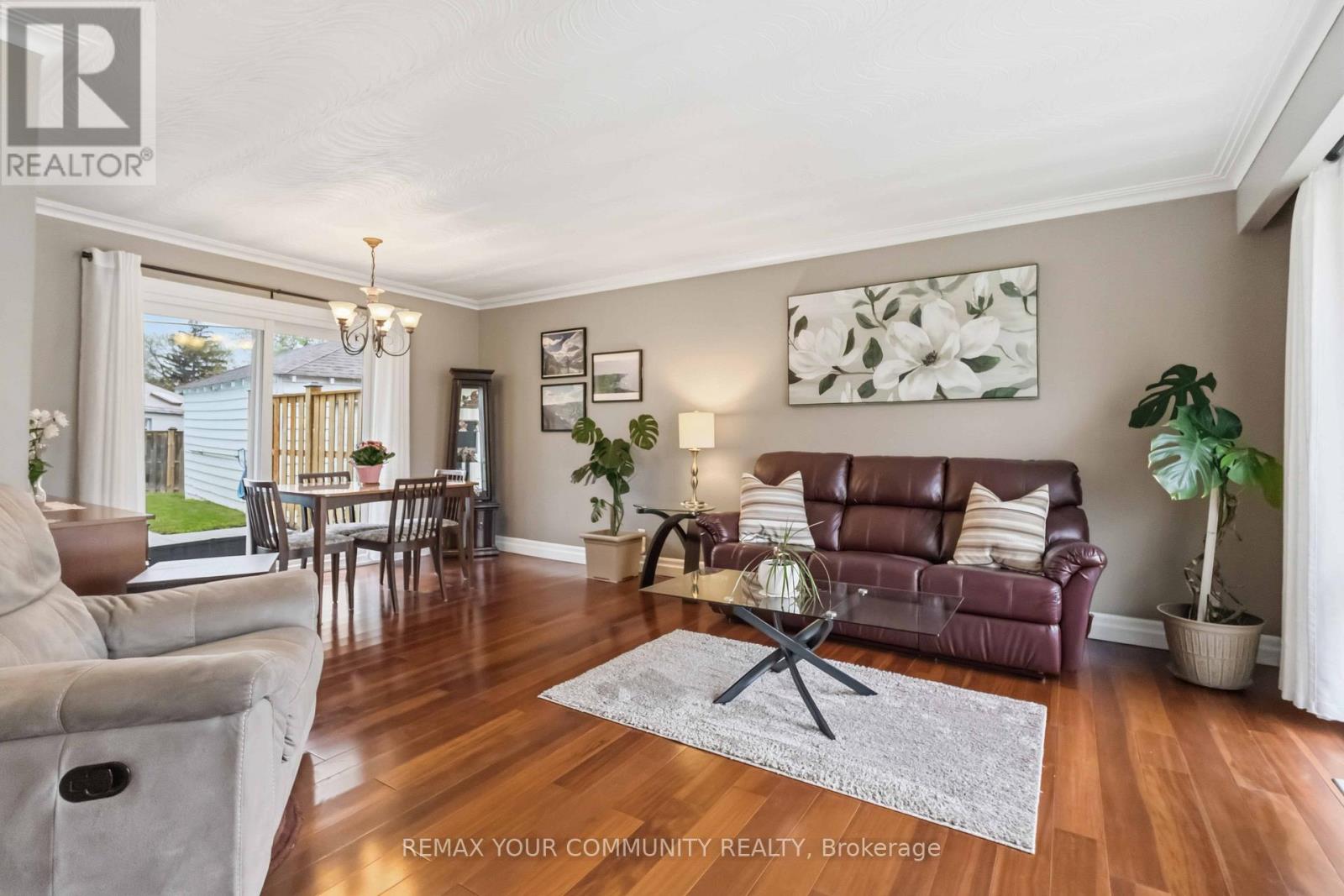 24 Mendip Crescent, Toronto, Ontario  M1P 1Y4 - Photo 8 - E13097152