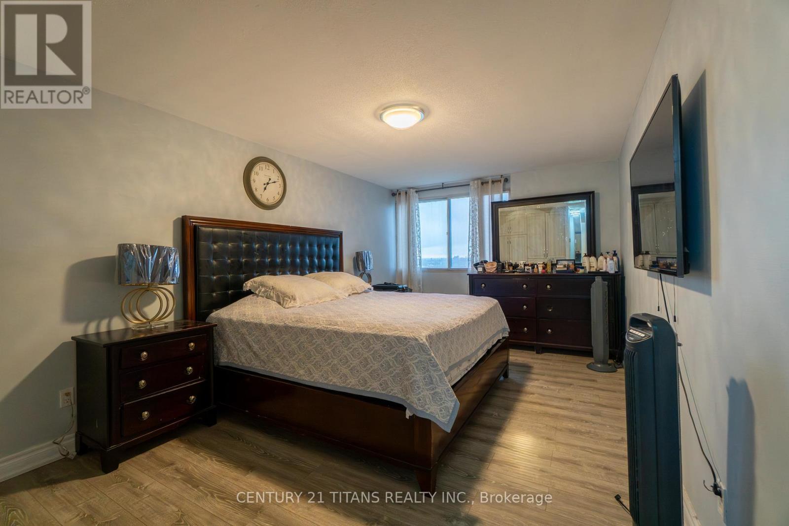 3001 - 3 Massey Square, Toronto, Ontario  M4C 5L5 - Photo 8 - E13097288