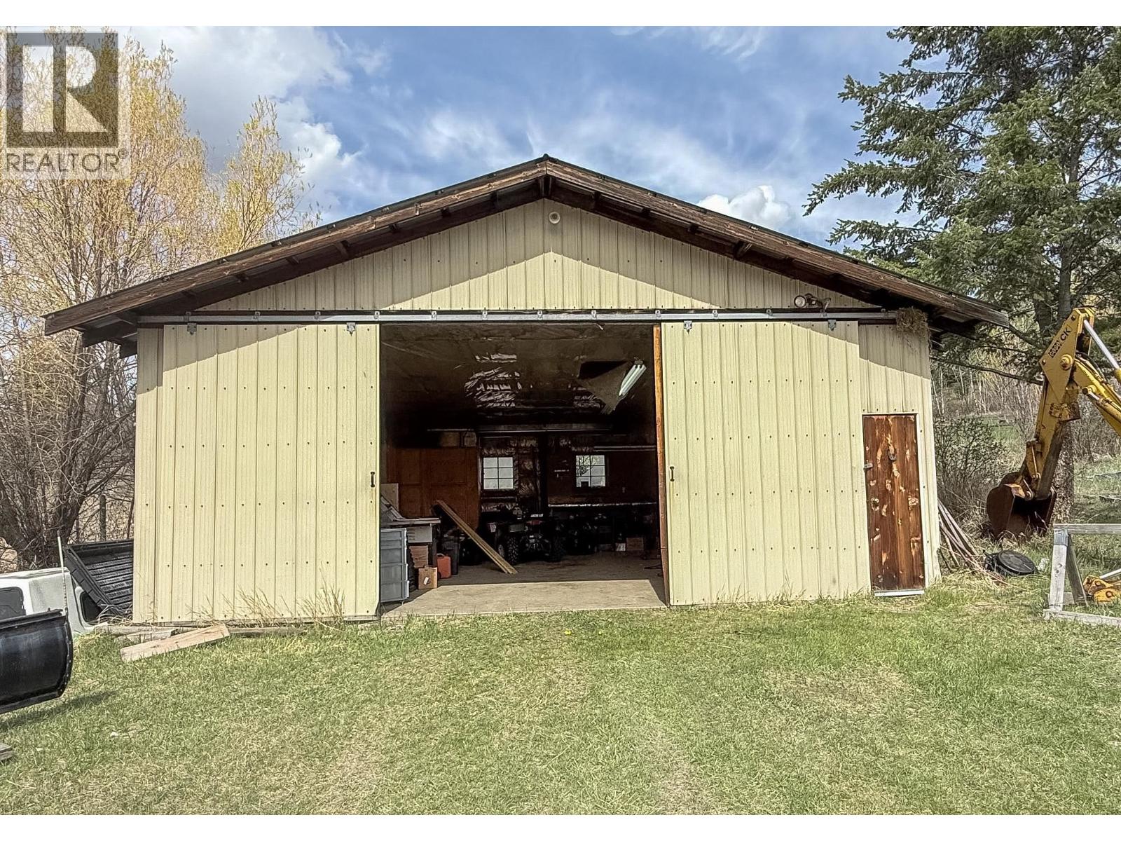 3733 S Cariboo 97 Highway, Lac La Hache, British Columbia  V0K 1T0 - Photo 3 - R3120836