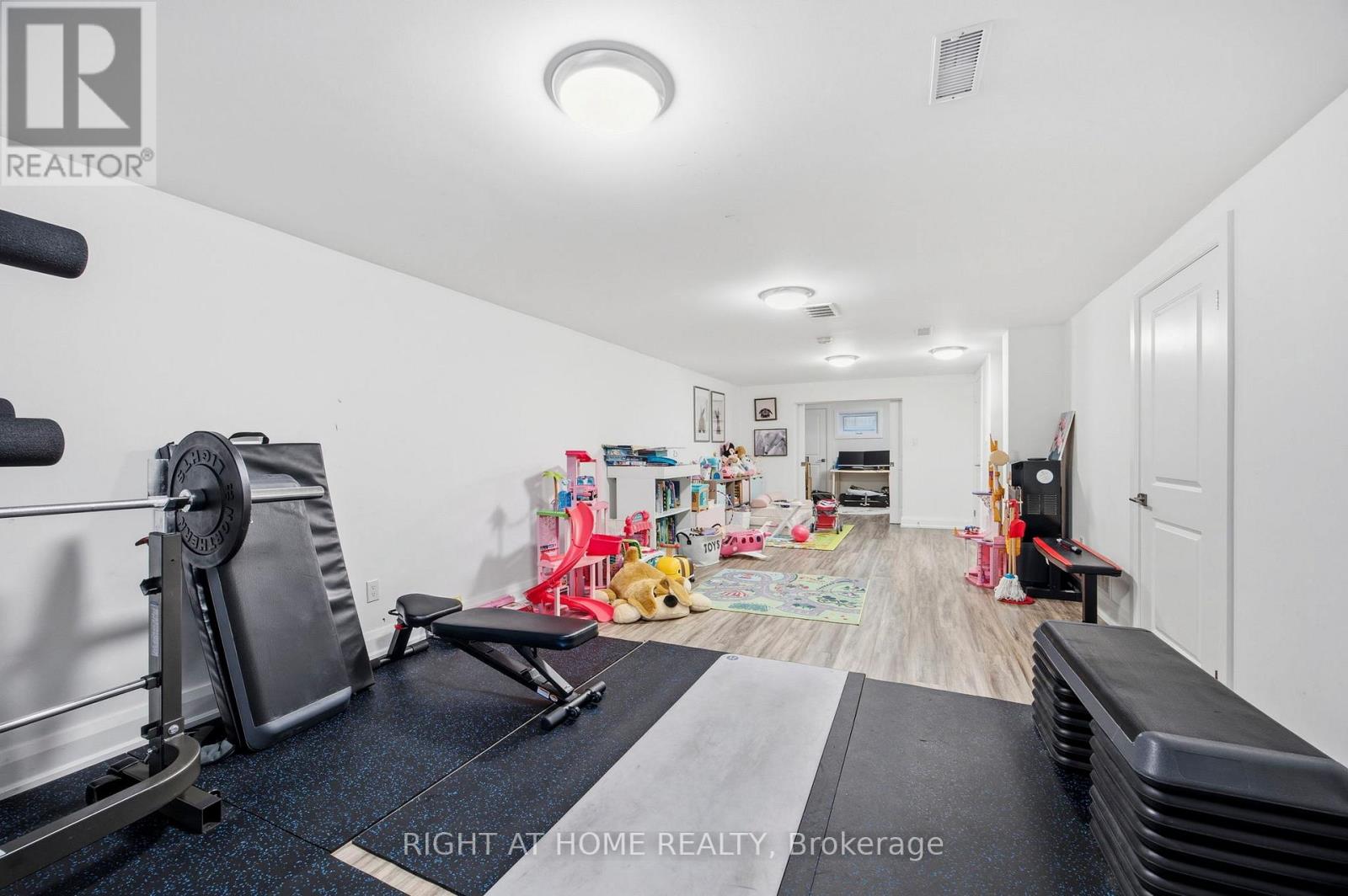 1565 Kipper Avenue, Mississauga, Ontario  L5G 4C9 - Photo 30 - W12878650