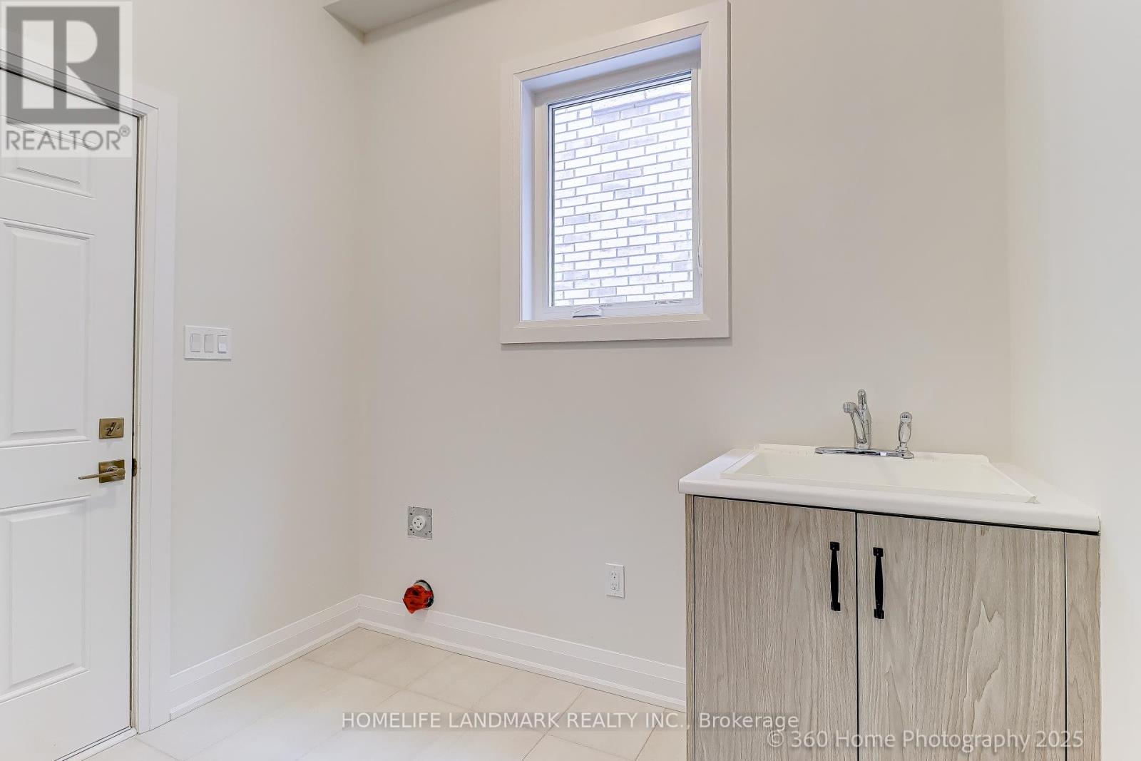 241 Seguin Street, Richmond Hill, Ontario  L4E 1N7 - Photo 2 - N13097096