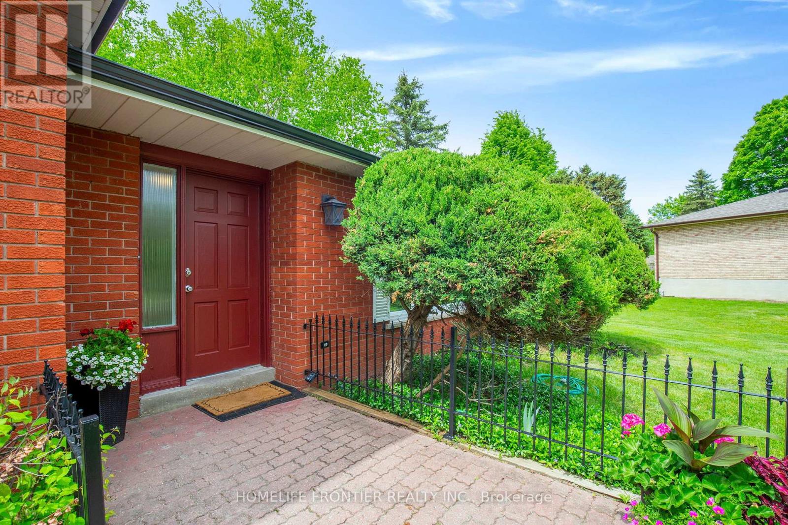 40 Delta Crescent, East Gwillimbury, Ontario  L9N 1G4 - Photo 3 - N13097148