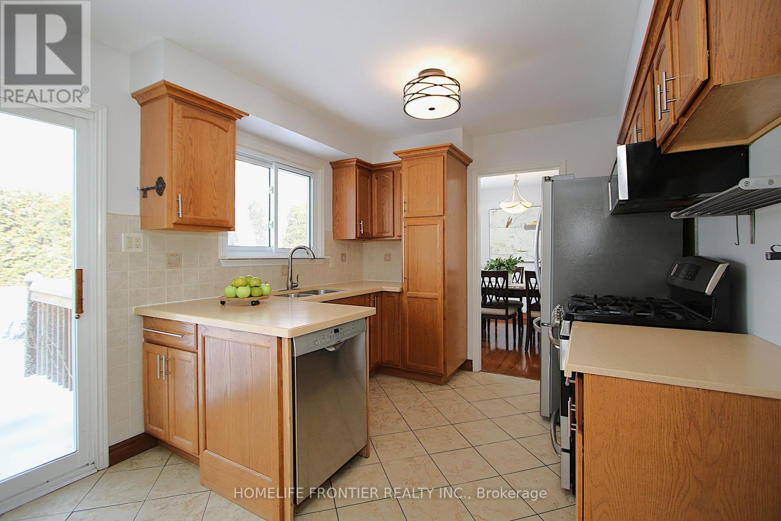 40 Delta Crescent, East Gwillimbury, Ontario  L9N 1G4 - Photo 6 - N13097148